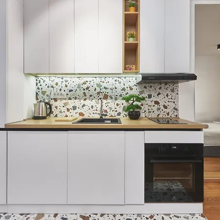 Modern Living Apts - Stylish Center *