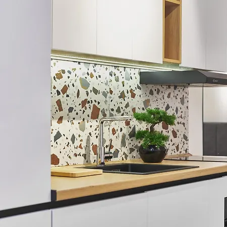 Modern Living Apts - Stylish Center